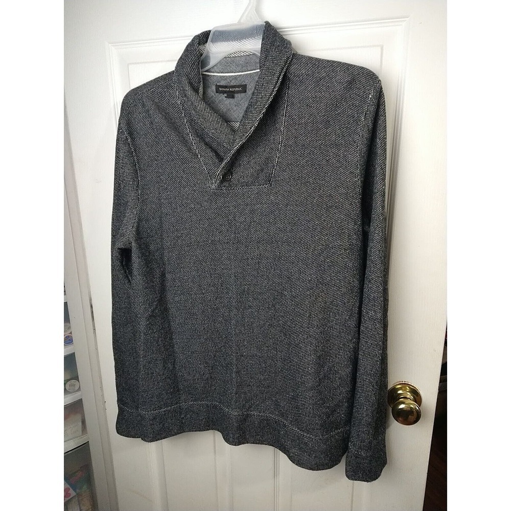 Banana Republic Men's Shaw Collared Grey Pullover. Size L